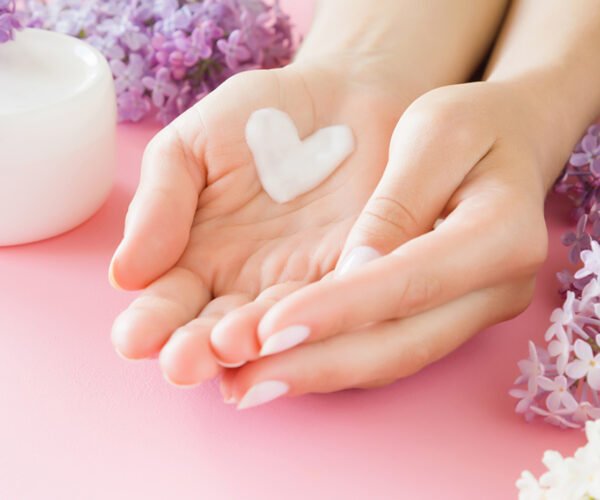 أسئلة شائعة عن التجميل النسائي غير الجراحي | دليل شامل في تبوك